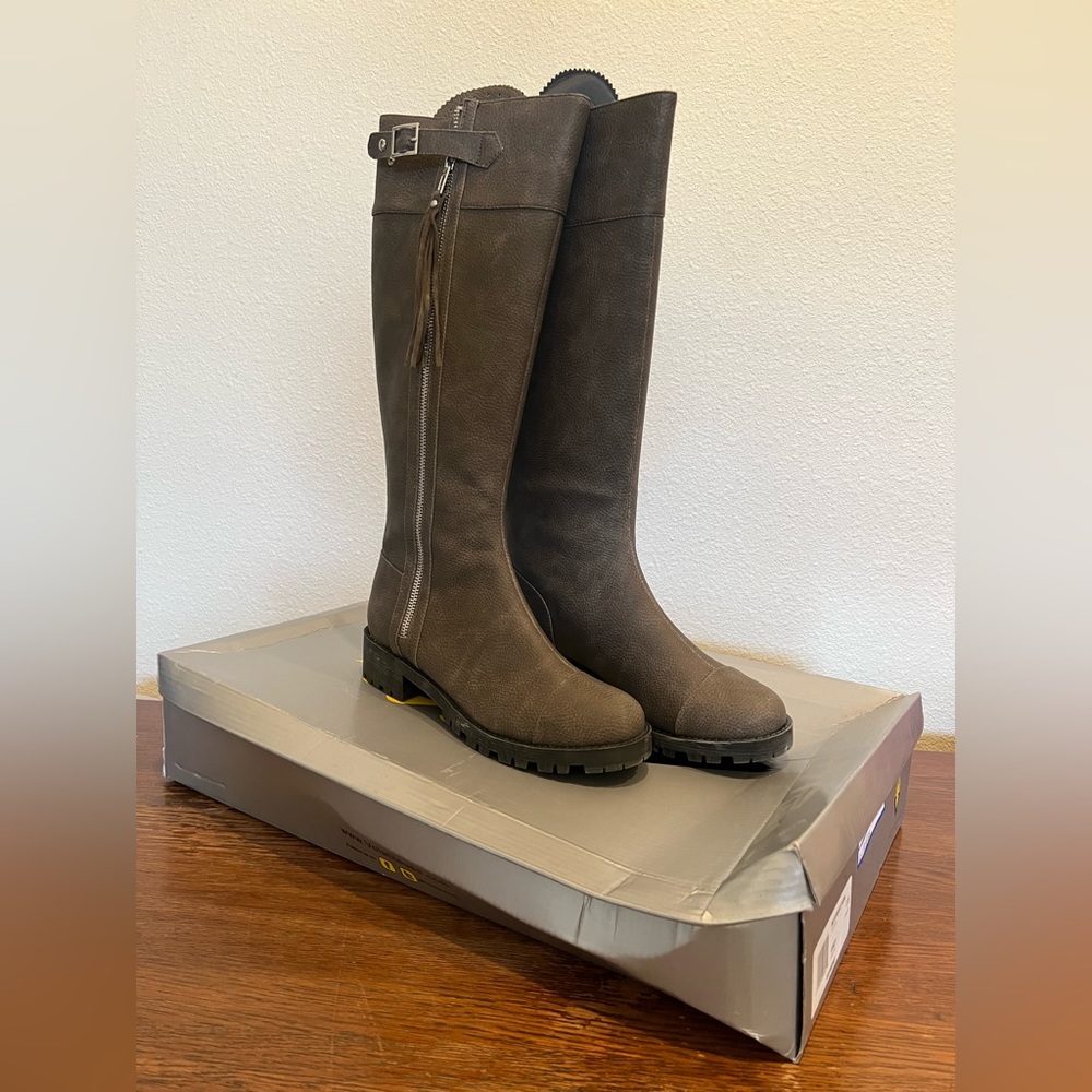 Volatile Shoewear Style Intersection Grey Gray Knee High Boots Size 7.5 7 1/2